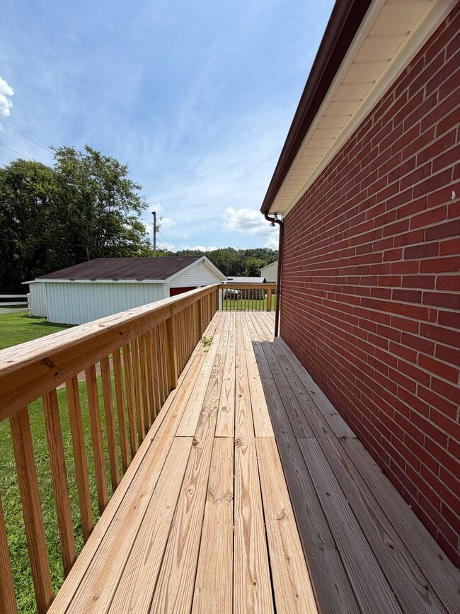 Building Photo - Country Rental on Approximately 1.9 Acres With 4 Bedrooms!