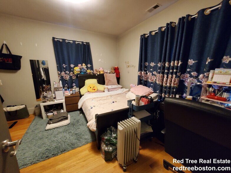 Building Photo - 21 Greylock Rd