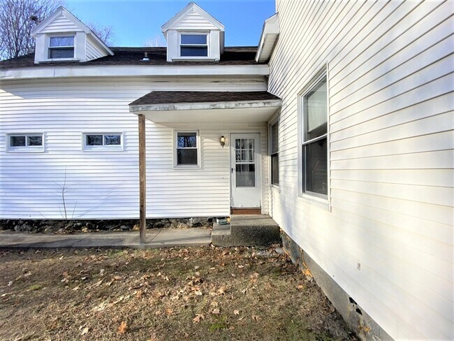 Building Photo - 439 Middlesex Turnpike