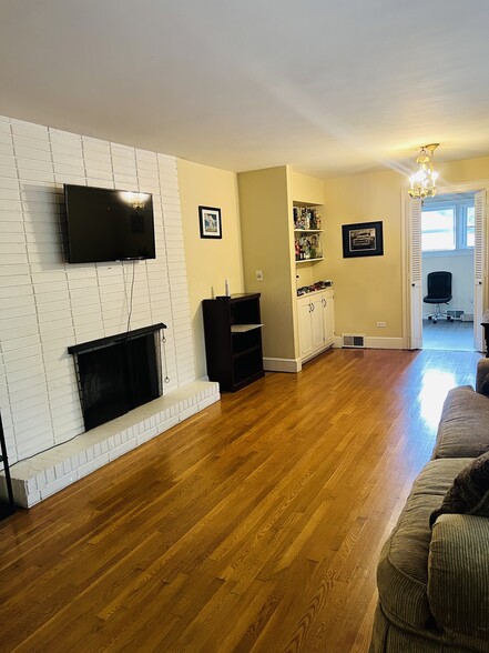 Building Photo - 1040 Roundknob Ave