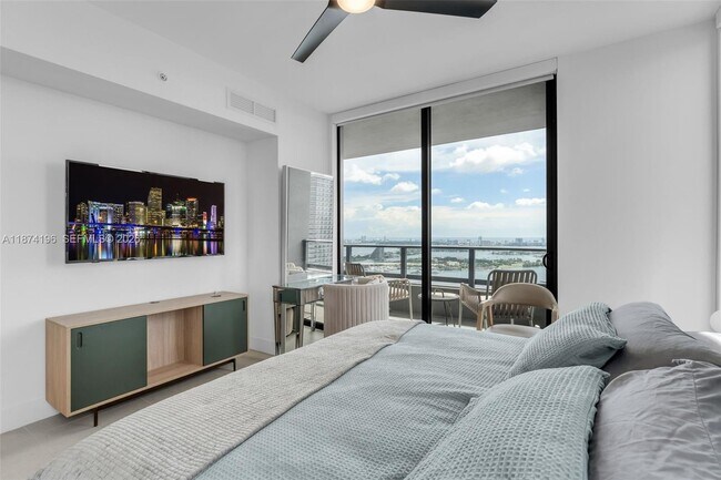 Building Photo - 159 NE 6th St