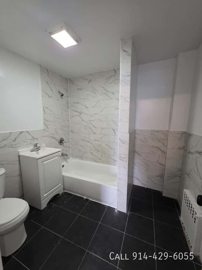 Building Photo - 176 Webster Ave