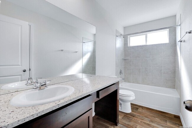 Building Photo - 13512 Waxman Spark