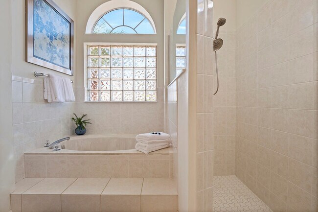 Building Photo - 23 Claridge Ct N