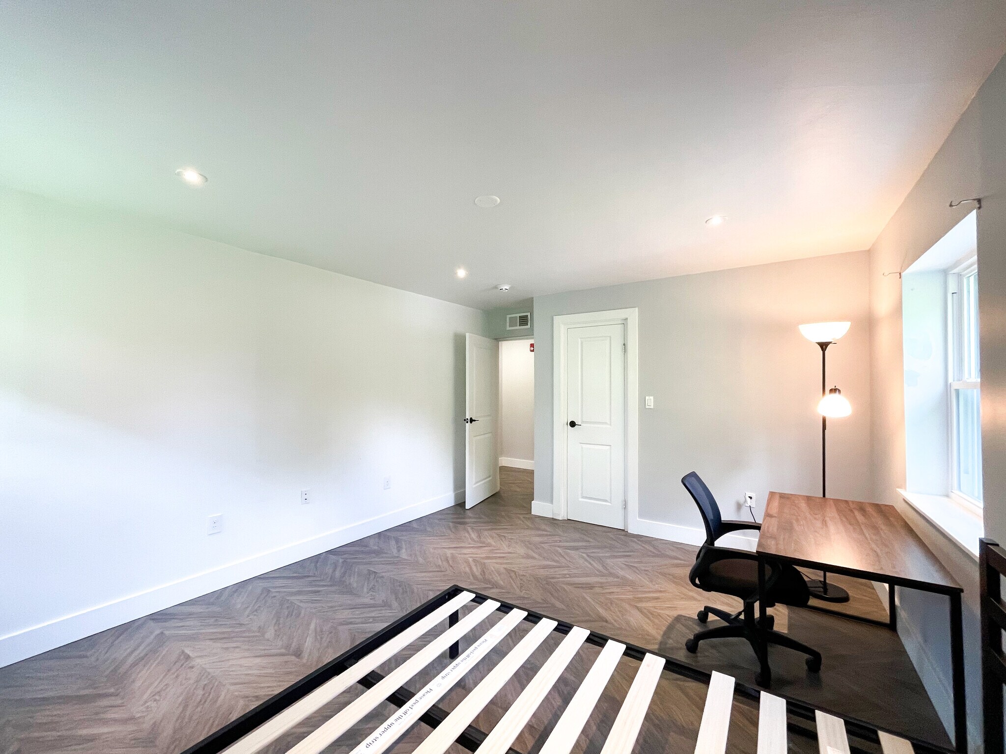 Building Photo - 4027 Beechwood Blvd