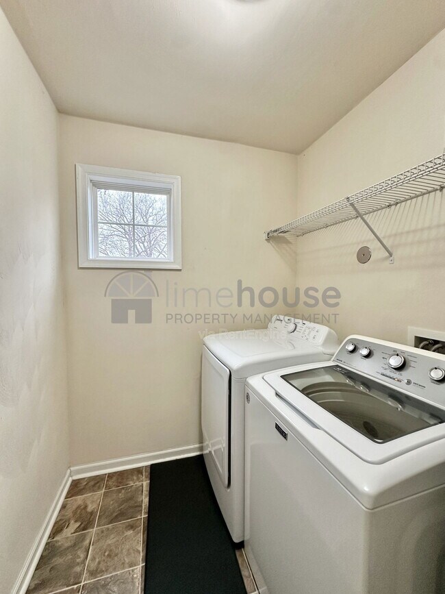 Building Photo - 4824 Kennebeck Ave