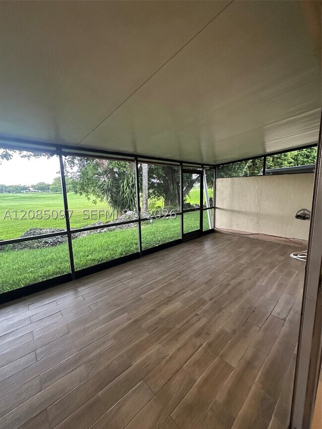Building Photo - 14357 Kendale Lakes Dr