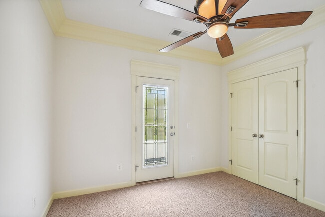 Building Photo - 43286 Canal Creek Pl