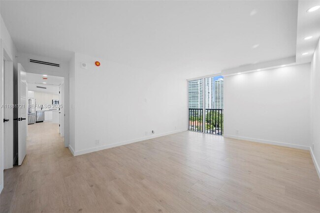 Building Photo - 19707 Turnberry Way