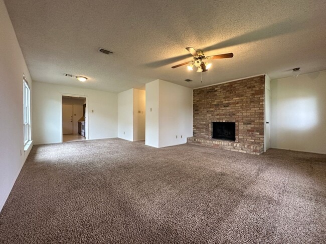 Building Photo - Duplex