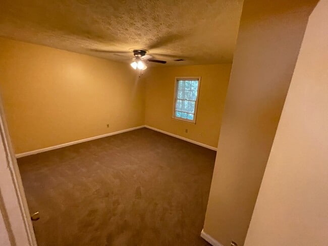 Guest room - 597 Jackson Park Ln