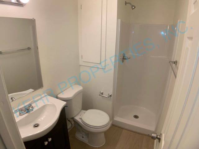 Building Photo - Charming 3-Bed Retreat with 2 Full Baths in Portland's Heart – 1000 Sq Ft of Comfort!