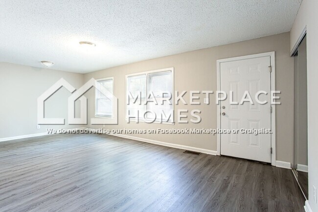 Building Photo - 3516 Maryvale Dr