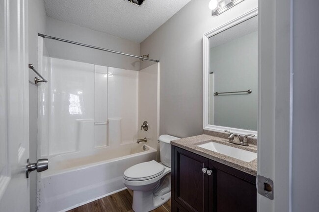 Building Photo - 101 Thorncrest Dr