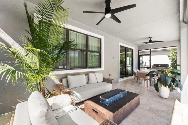 Building Photo - 4642 Pinehurst Trl W