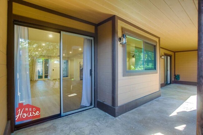 Building Photo - 4009 Canario St