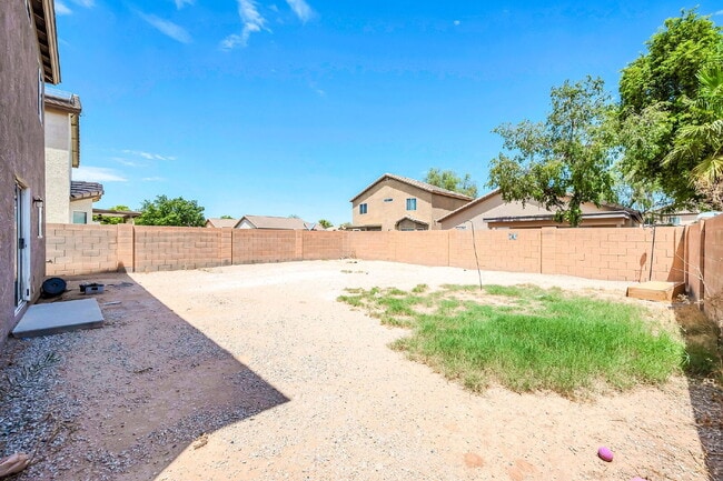 Building Photo - 2422 E Olivine Rd