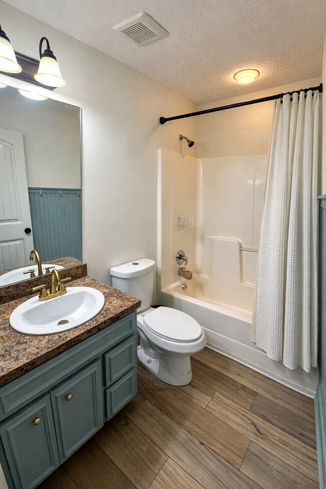 Building Photo - 127 Lee Rd 2181