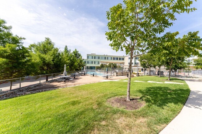 Building Photo - Discover the Ultimate in South Austin Living at Skybridge Lofts - Modern 2 Bedroom, 2.5 Bathroom ...
