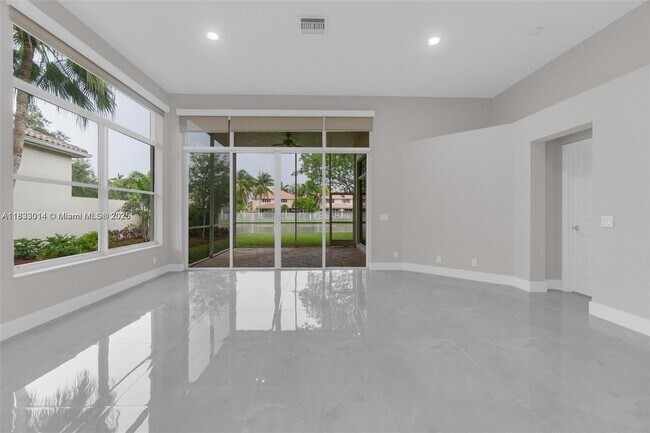 Building Photo - 2553 Bay Pointe Dr