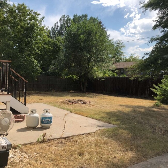 Building Photo - 1033 Cypress Dr