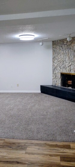 Building Photo - 986 E 5550 S