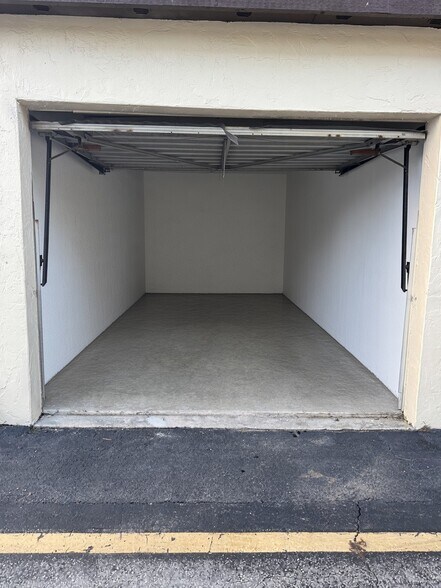 Building Photo - 5260 Bosque Ln