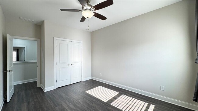 Building Photo - 750 Fieldcrest Park Ln