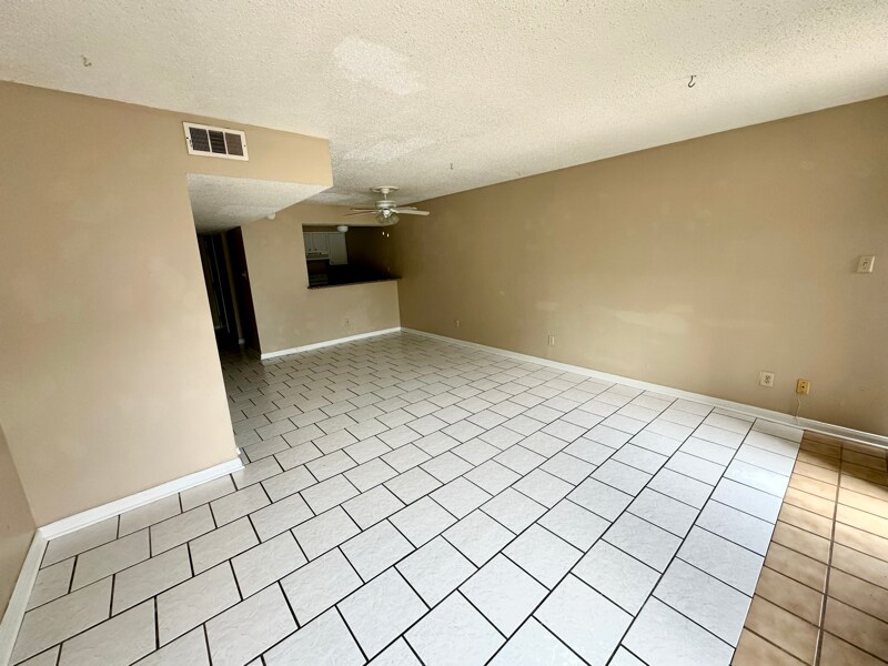 Building Photo - 222 Sandra Del Mar Dr