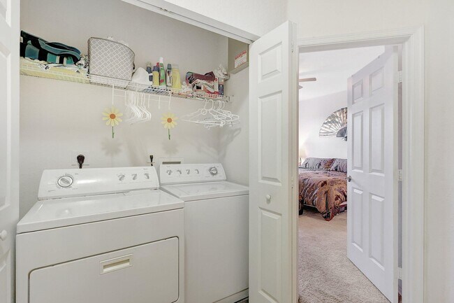Building Photo - 3031 SE Lexington Lakes Dr