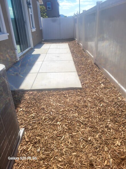 Building Photo - 40430 Melrose Dr