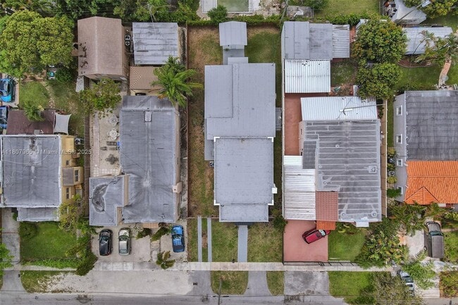 Building Photo - 2978 SW 14th St