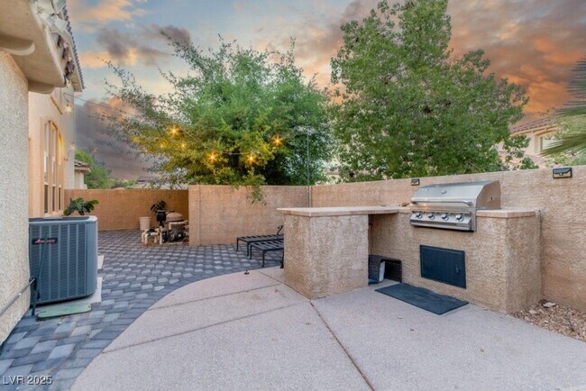 Building Photo - 4573 Milvio Ave