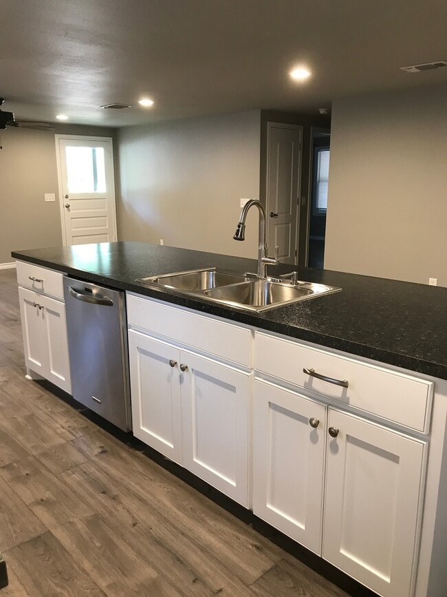 Building Photo - 1541 Ranger Hwy