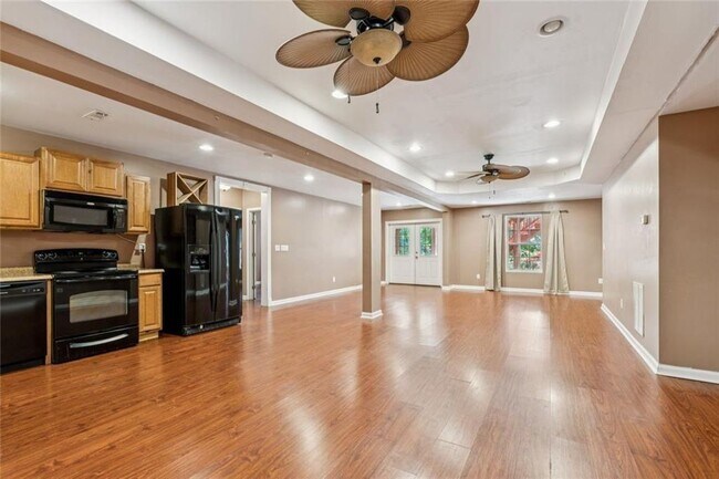 Building Photo - 410 After Glow Smt