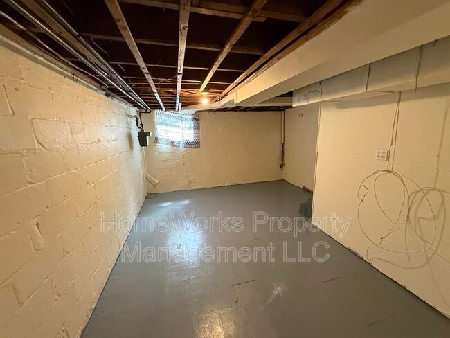 Building Photo - 3844 Elmley Ave