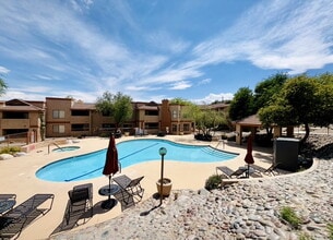 Building Photo - "Discover Modern Comfort: 2-Bed, 2-Bath in Tucsons Foothills “