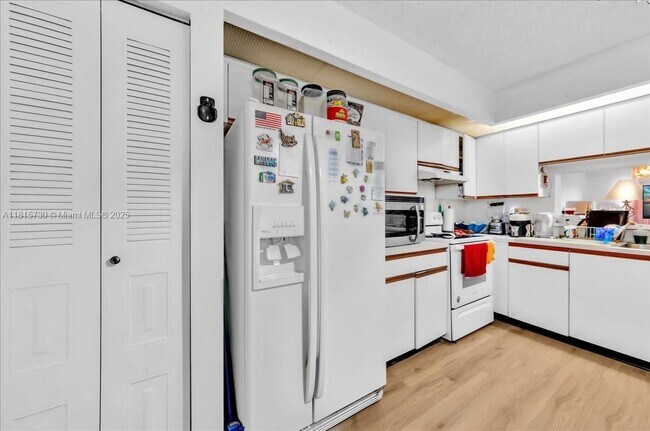 Building Photo - 500 SW 130th Terrace