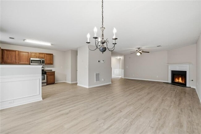 Building Photo - 139 Hidden Creek Dr