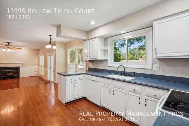 Building Photo - 13998 Hollow Trunk Ct