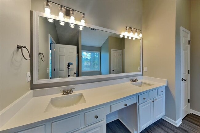 Building Photo - 263 Colony Center Dr