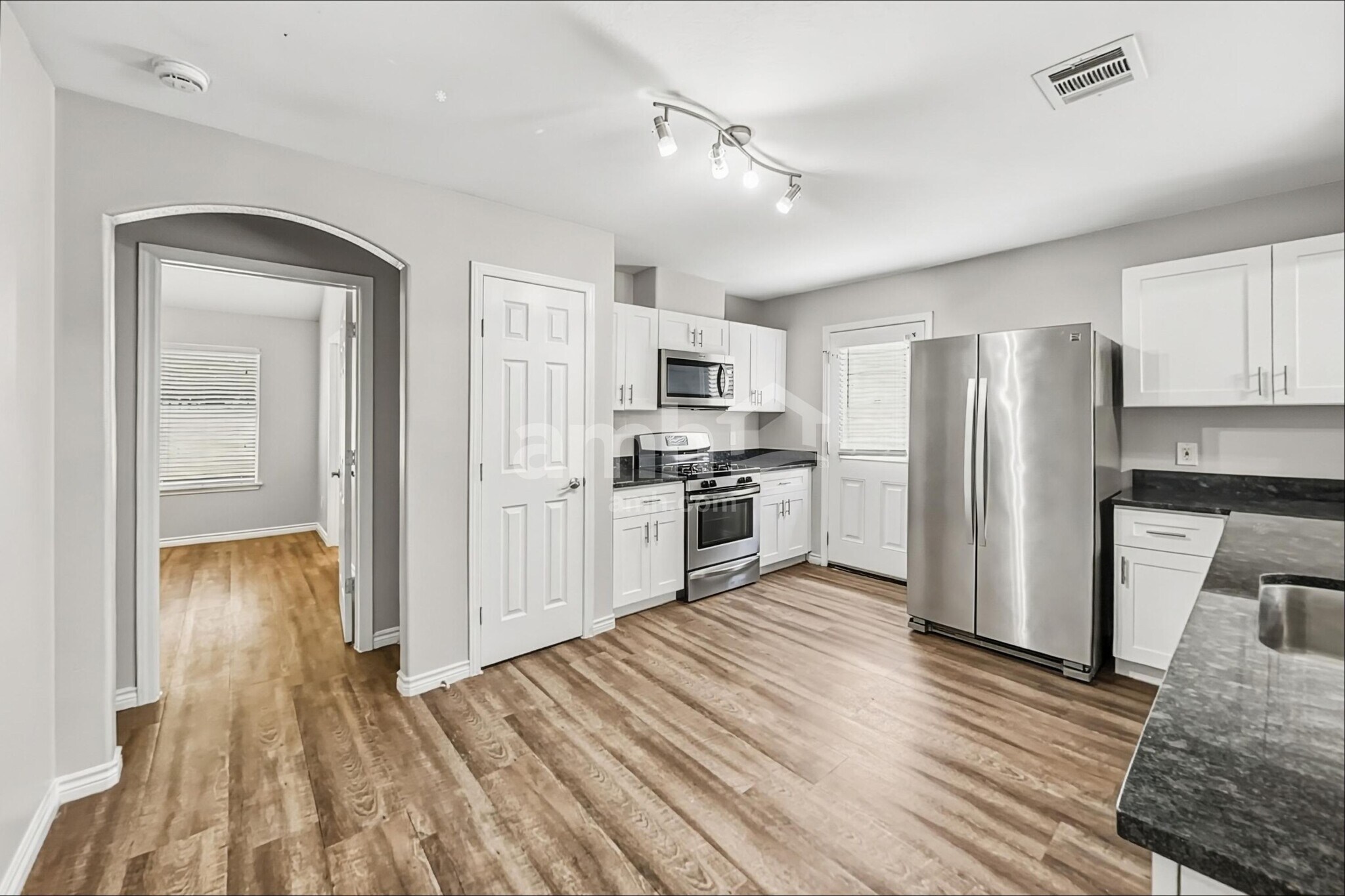 Building Photo - 13211 Ambrosa Dr