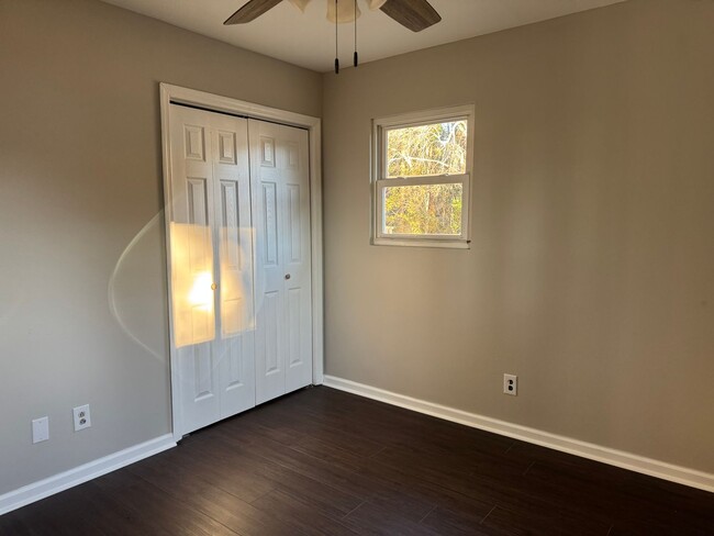 Building Photo - Cozy rural home