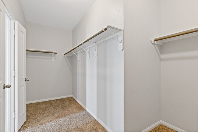 Building Photo - 3902 Deledda Dr