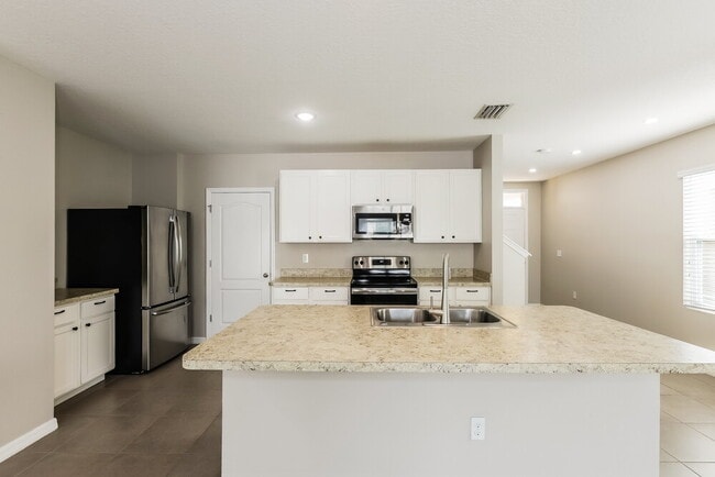 Building Photo - 10508 Whispering Hammock Dr