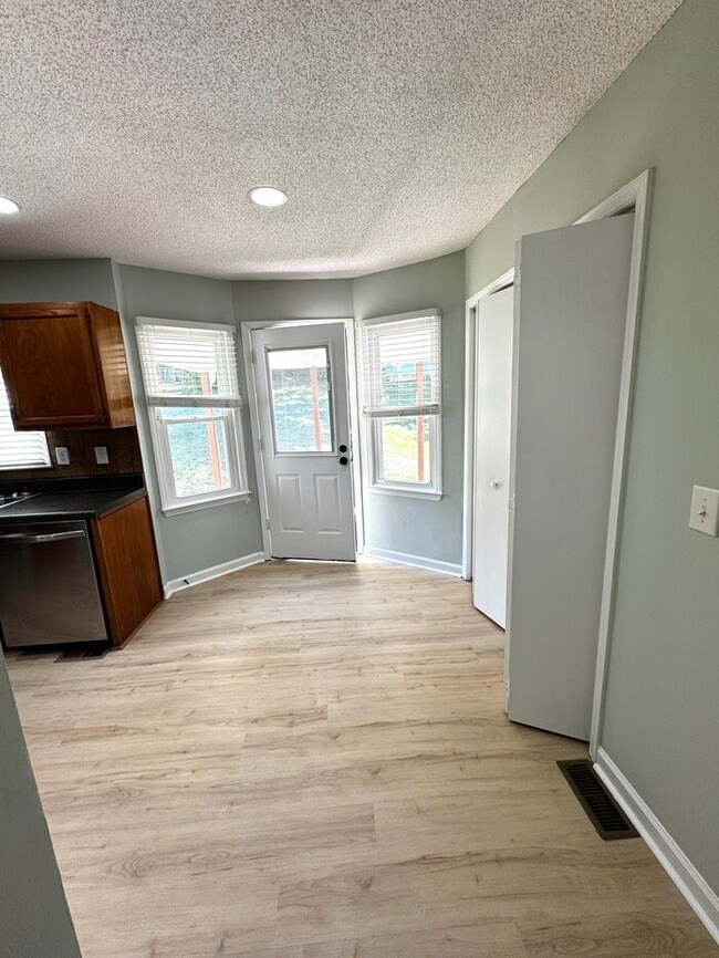 Building Photo - Beautiful Home With Storage Building