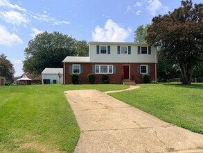 Building Photo - 506 Mansfield Dr
