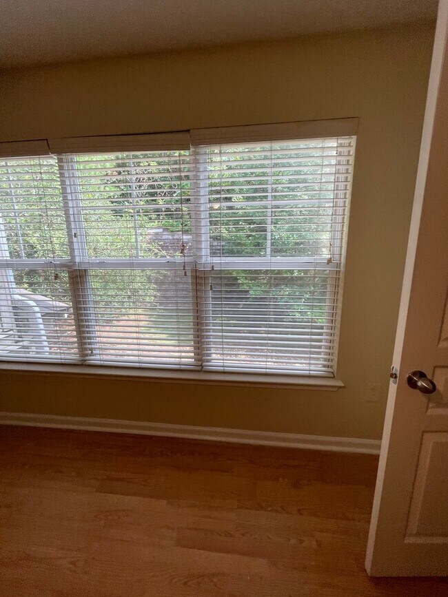 Building Photo - 07-204 Fattouh