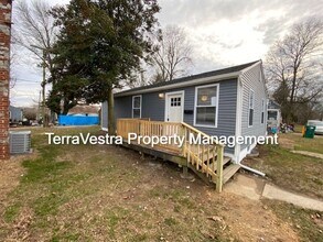 Building Photo - 3 Bed Single Family in Upper Deerfield!