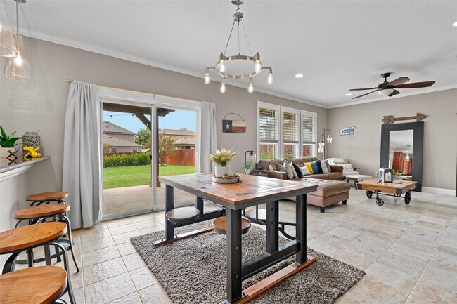 Building Photo - 313 Grand Jct Trail